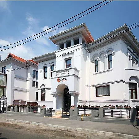 Vigo Hotel 4*