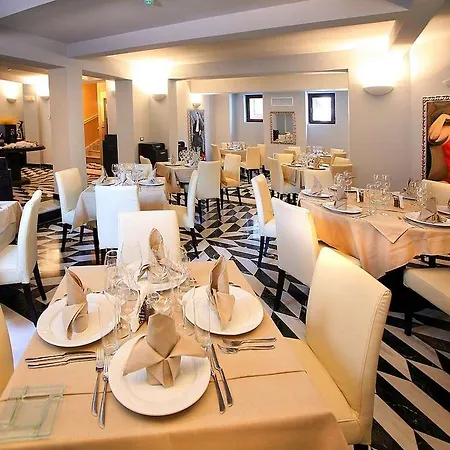 Hotel Vigo 4*
